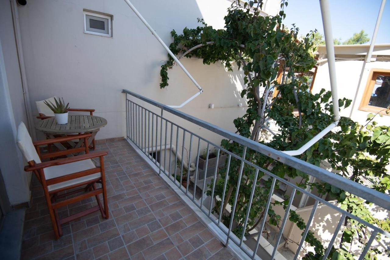 Puerto Seaside Rooms Akhladherí Exterior photo